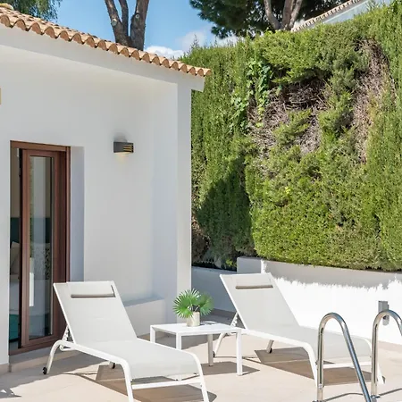Holiday home With Pool In Golden Mile By Kura Homes *
