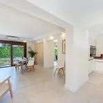 別荘 With Pool In Golden Mile By Kura Homes *