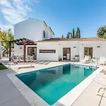 With Pool In Golden Mile By Kura Homes 別荘 マルベーリャ