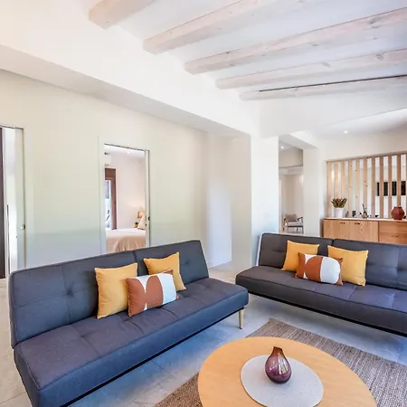 Vakantiehuis With Pool In Golden Mile By Kura Homes