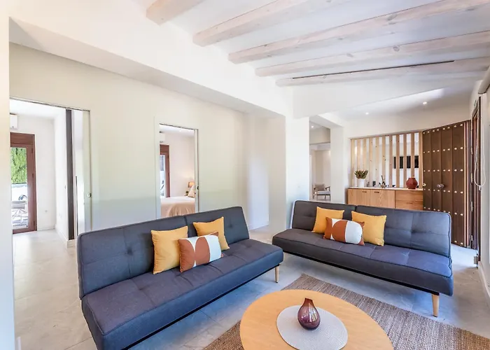 Feriehus With Pool In Golden Mile By Kura Homes