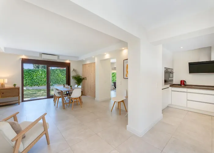 Feriehus With Pool In Golden Mile By Kura Homes *