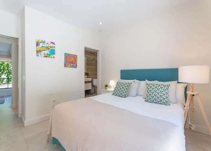 Feriehus With Pool In Golden Mile By Kura Homes